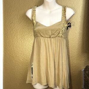 🆕 BNWT- Baby Doll in tan color silk bodice.